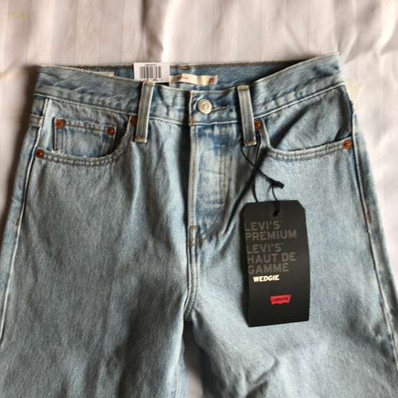 Levi’s wedgie light wash denim jeans - Picture 6 of 12